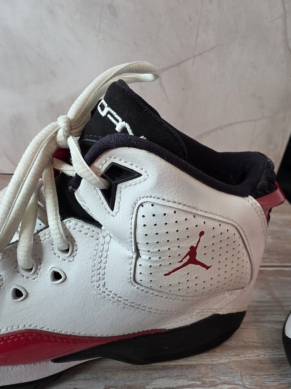Air Jordan Big Kids Sz 6.5 Basketball Shoes - White & Red - Picture 8 of 14
